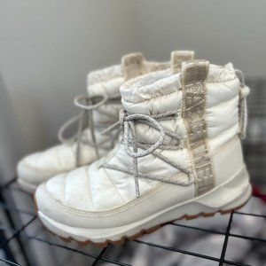 North Face thermoball Winter boots